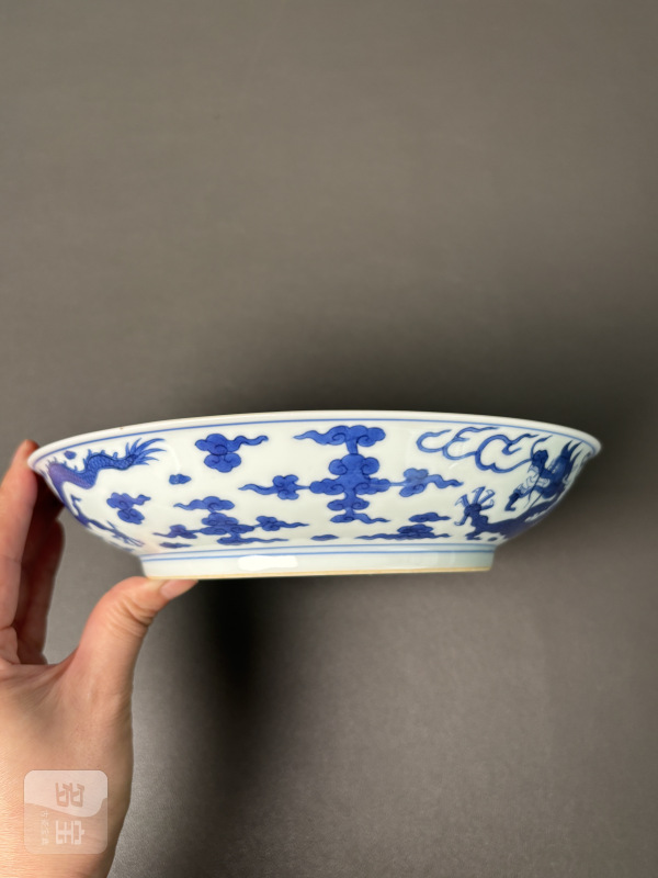 清乾隆 青花云龙纹盘一对（带老盒） - 图16